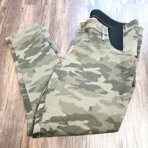 Isabel Maternity Camouflage pattern Skinny Jeans Size 16